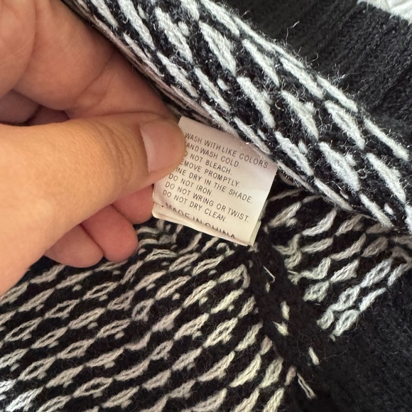 Women’s Black Ghost & Skull Pattern Crewneck Sweater - Picture 9 of 9